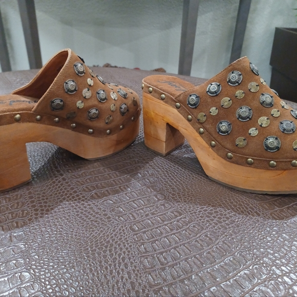 NEW! FREE PEOPLE BROWN SUEDE CLOGS NEW - Picture 3 of 5